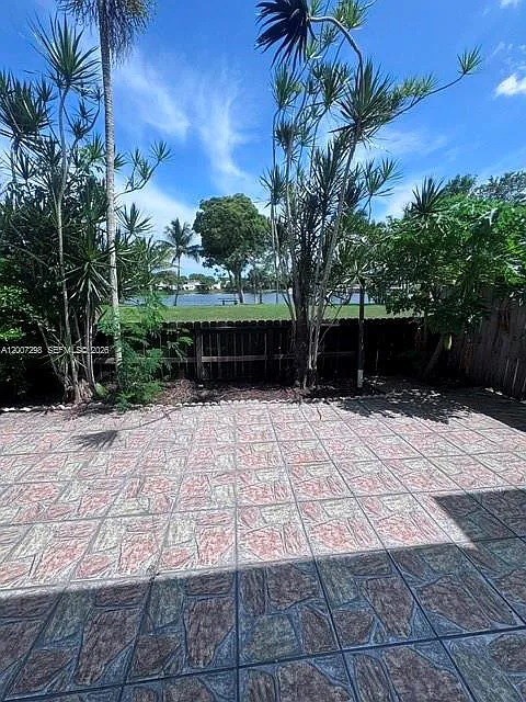 Snapper Creek Townhouses — Photo 3