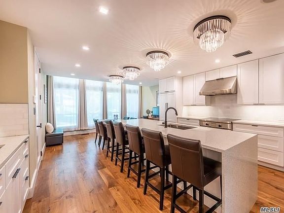 4th image of 5 Tiffany Cir