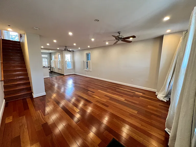 5 Dean St — Photo 33
