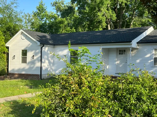 5111 Cypress Rd, Fayetteville, NC 28304