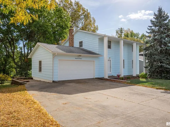 3319 N Elmwood Ave, Davenport, IA 52806