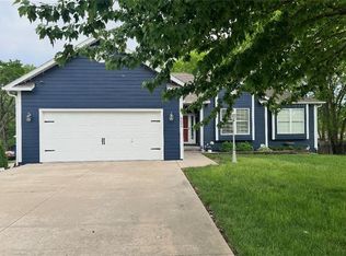 8699 Penner Ave, De Soto, KS 66018