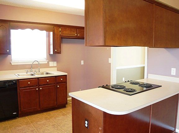 2nd image of 1805 Woodbrook Dr