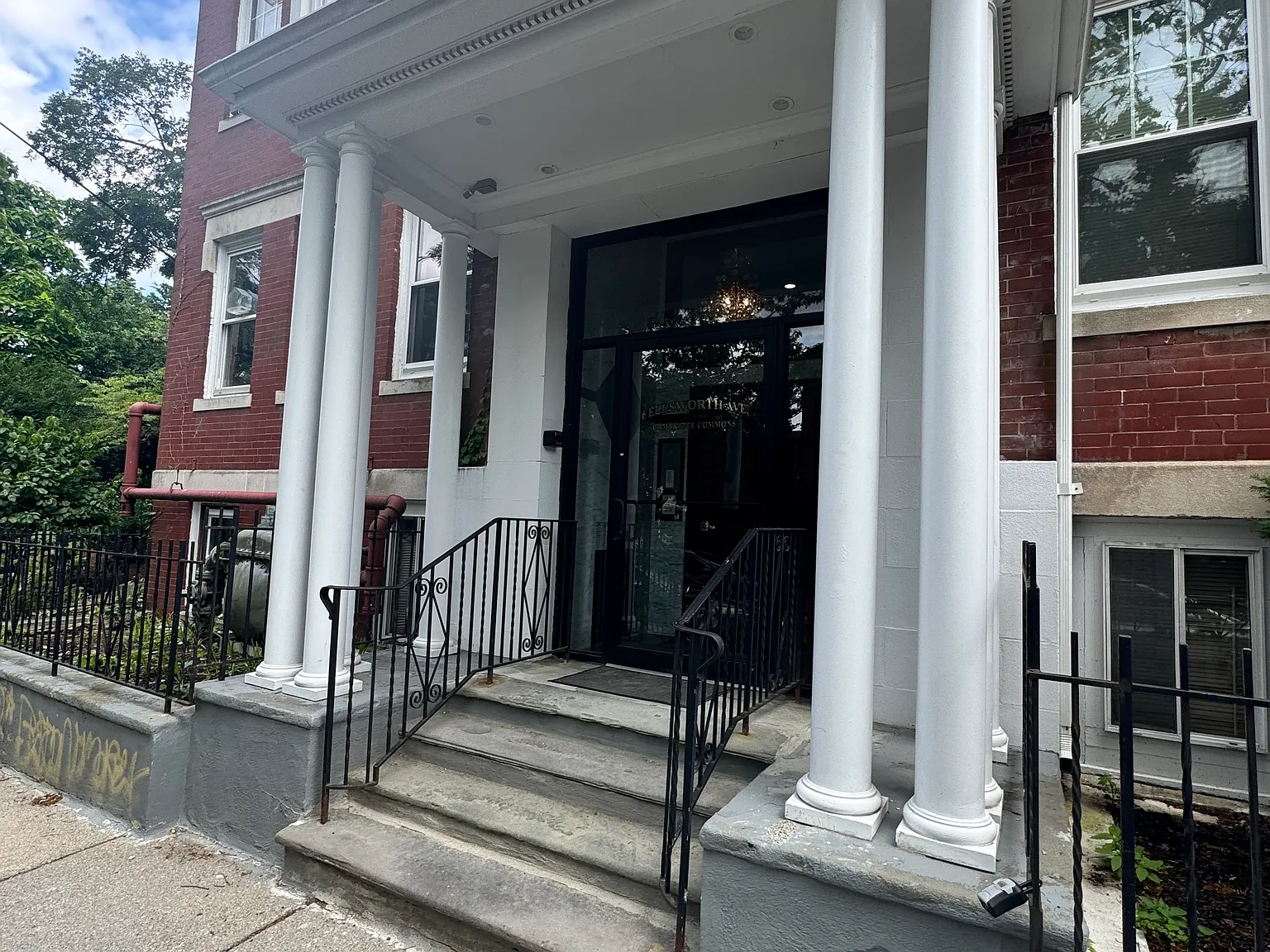 1 bed, 9999 sqft, $2,350 — Photo 2