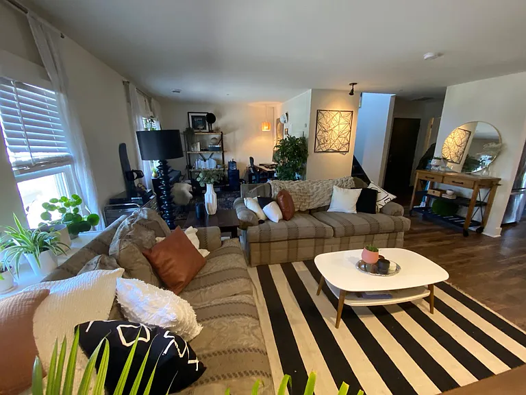 827 E Brady St #3 — Photo 3