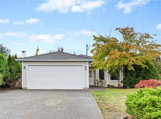 780 Humphrey Rd, Parksville, BC V9P 1C8