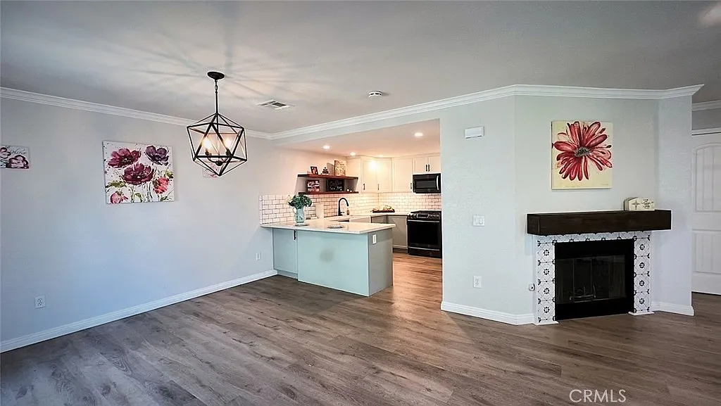 3 bed, 2.5 bath, 1339 sqft, $3,100 — Photo 4