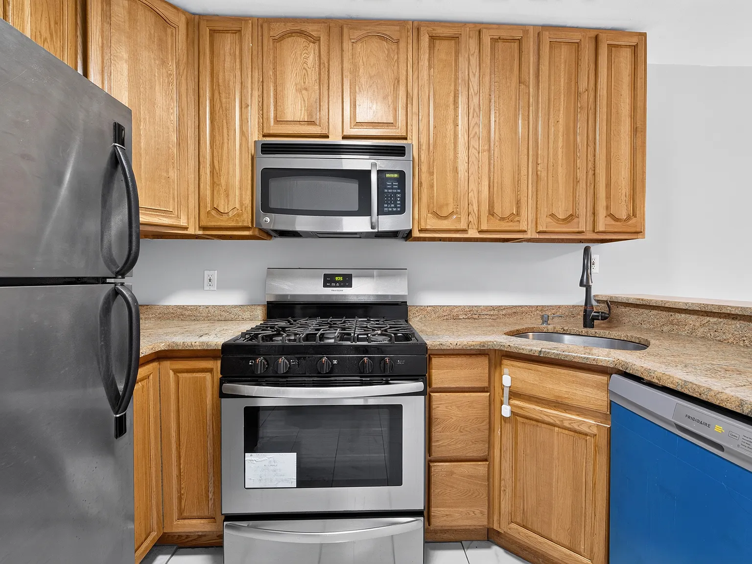 1 bed, $2,200 — Photo 2