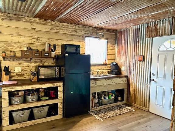 2nd image of 1140 County Road 4445