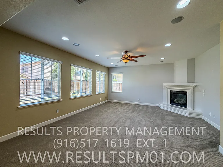 2425 Foxcroft Cir — Photo 13