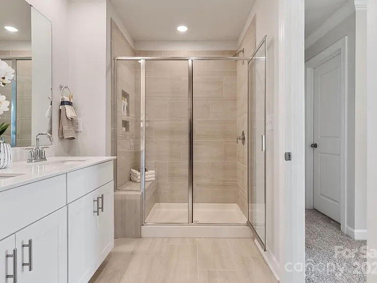 1652 Village Grove Ln — Photo 8