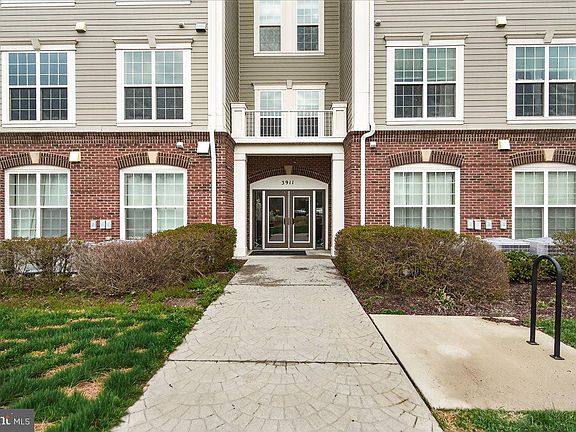 3rd image of 3911 Doc Berlin Dr Unit 37