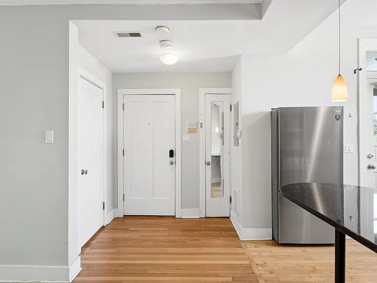 1702 W Catalpa Ave #3E — Photo 11