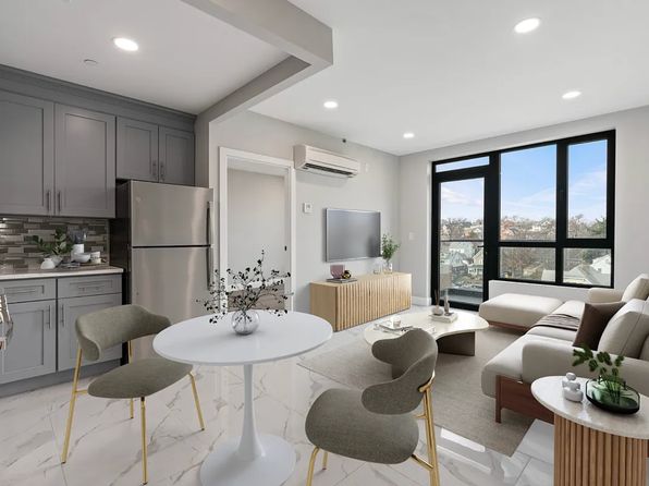 15002 Hillside Ave #303