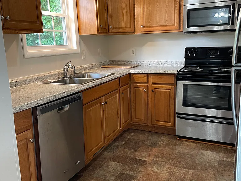 324 Peggy Dr — Photo 10