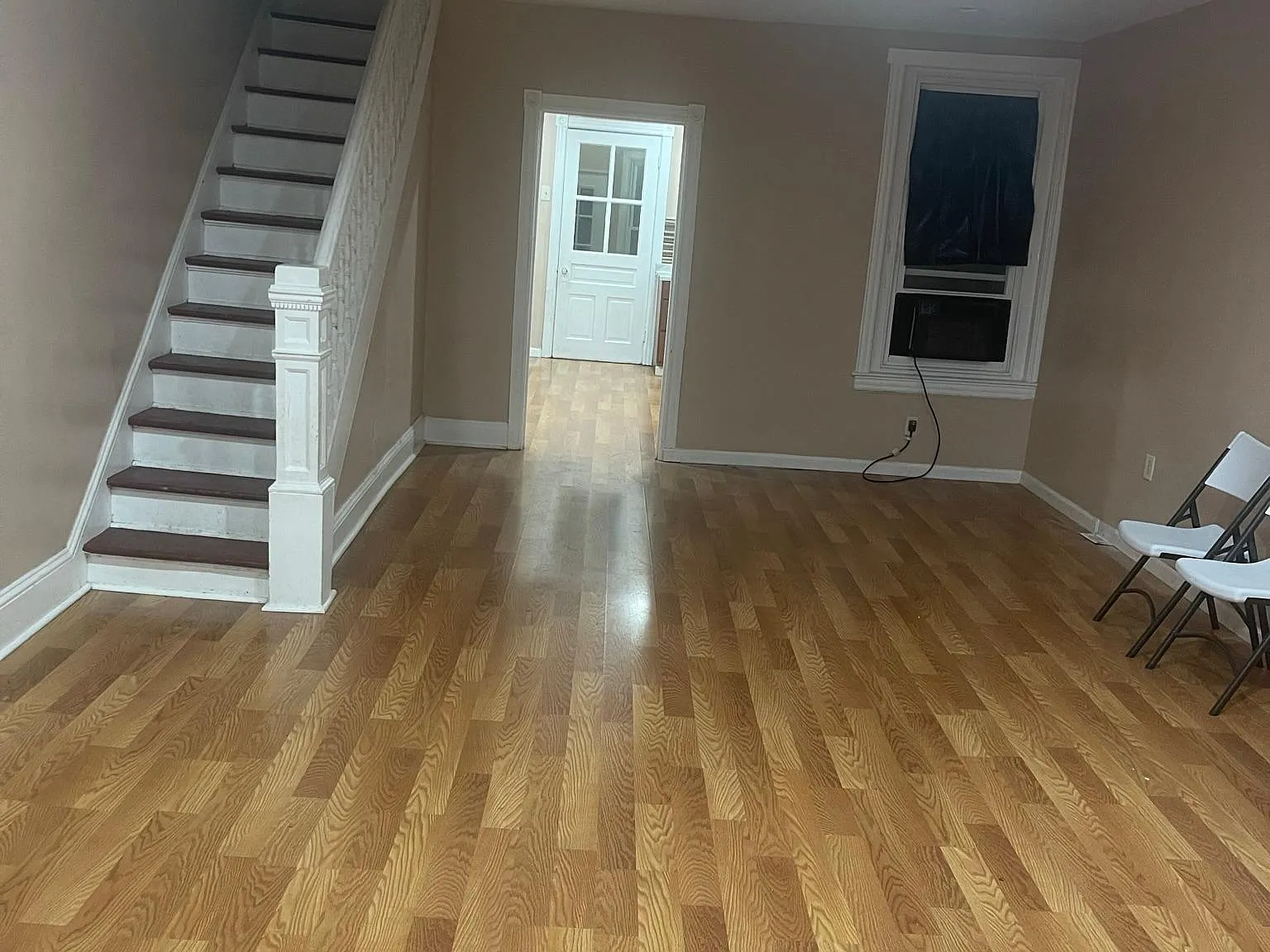 5 bed, 1.5 bath, 1950 sqft, $2,200 — Photo 1