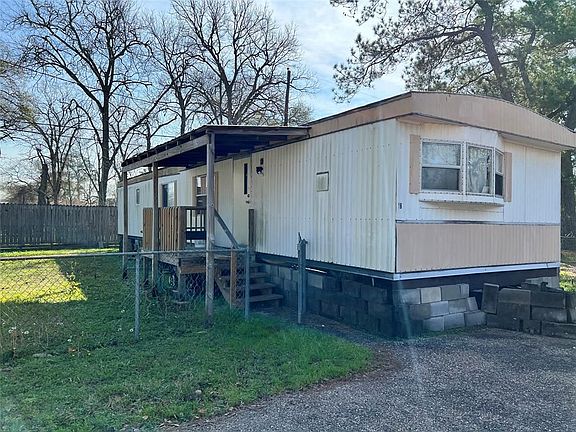 3rd image of 10240 Malcolm Dr Trailer 18