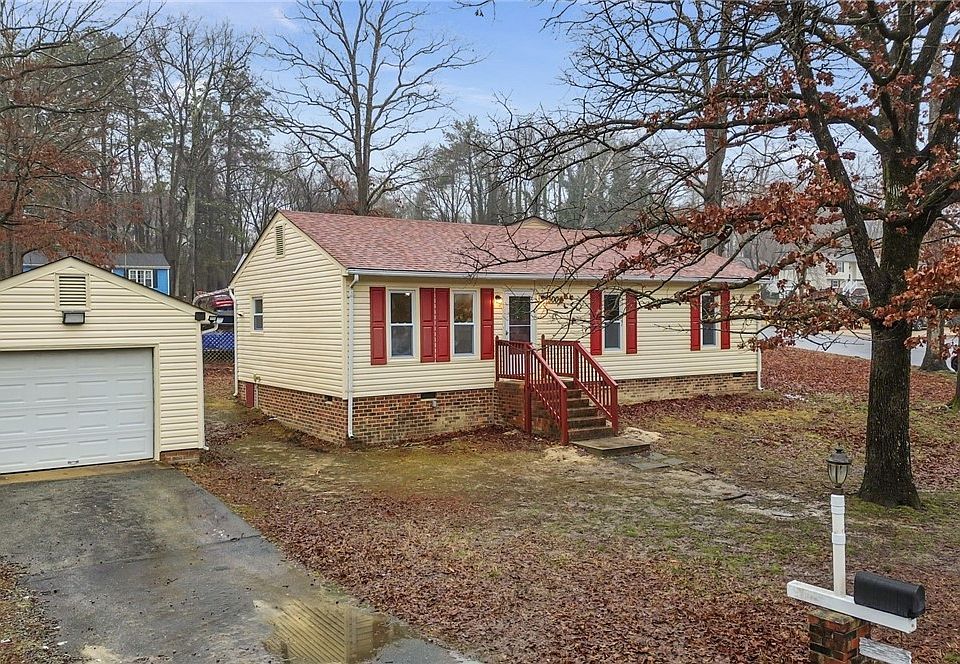 1st image of 9004 Water Oak Ct