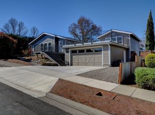 2984 Rosewood St, Medford, OR 97504