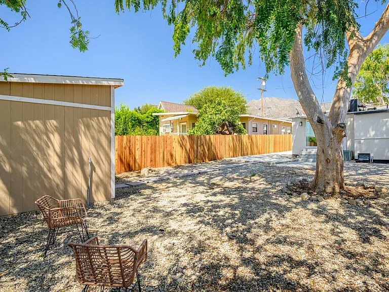 10607 Whitegate Ave — Photo 32