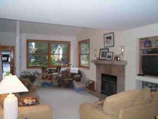 4th image of 211 Larkspur Ln