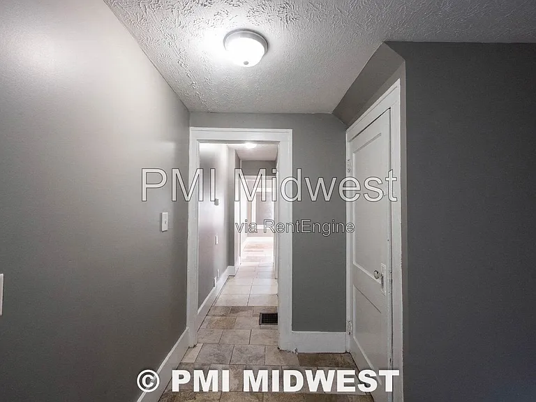 2201 E New York St #B — Photo 14