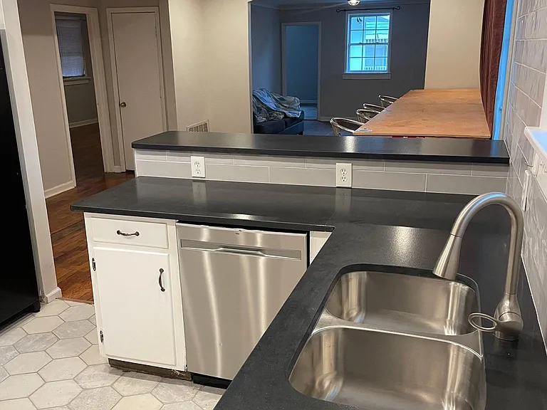 616 Mercer St — Photo 10