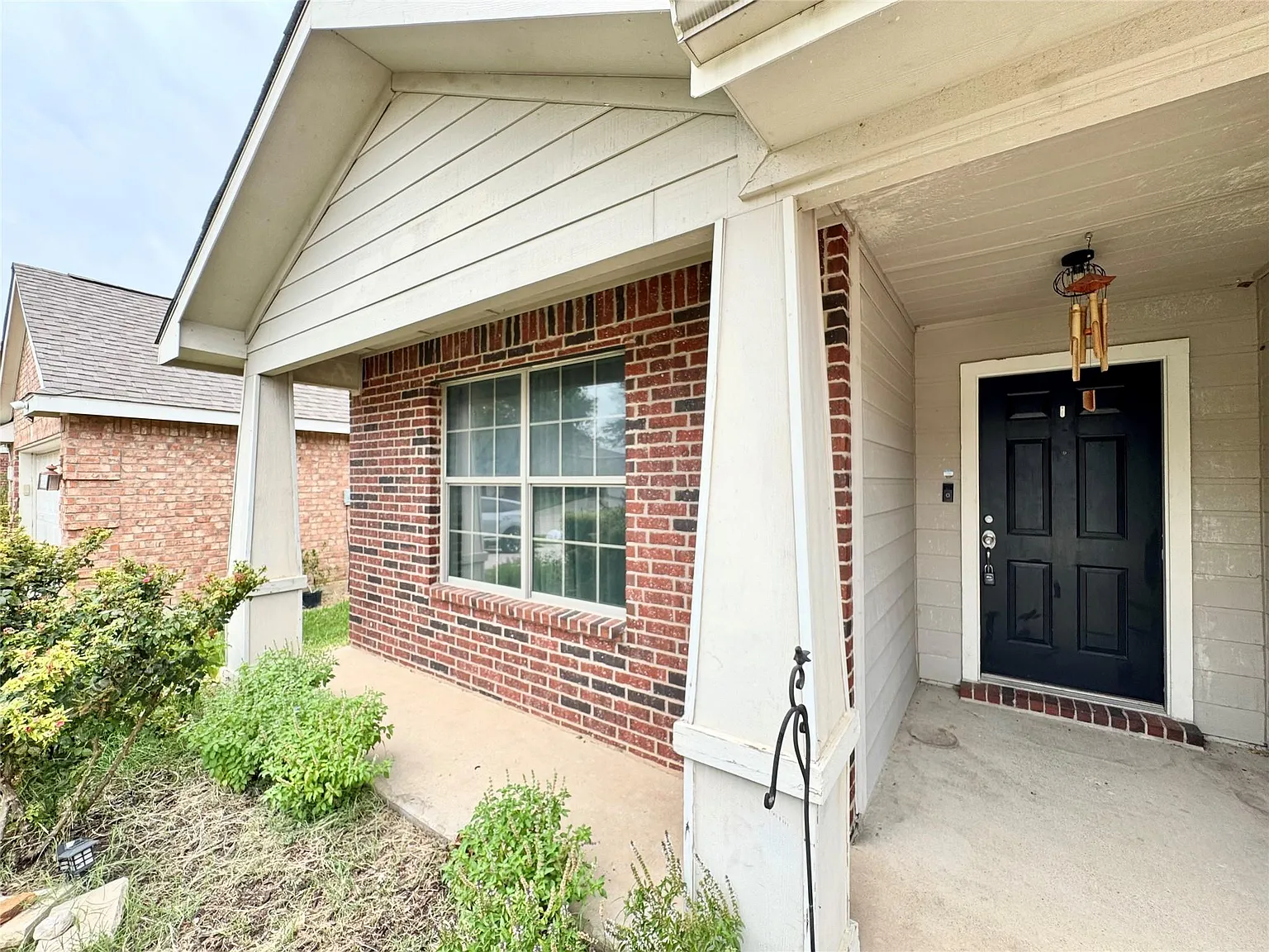 3 bed, 2197 sqft, $2,500 — Photo 3