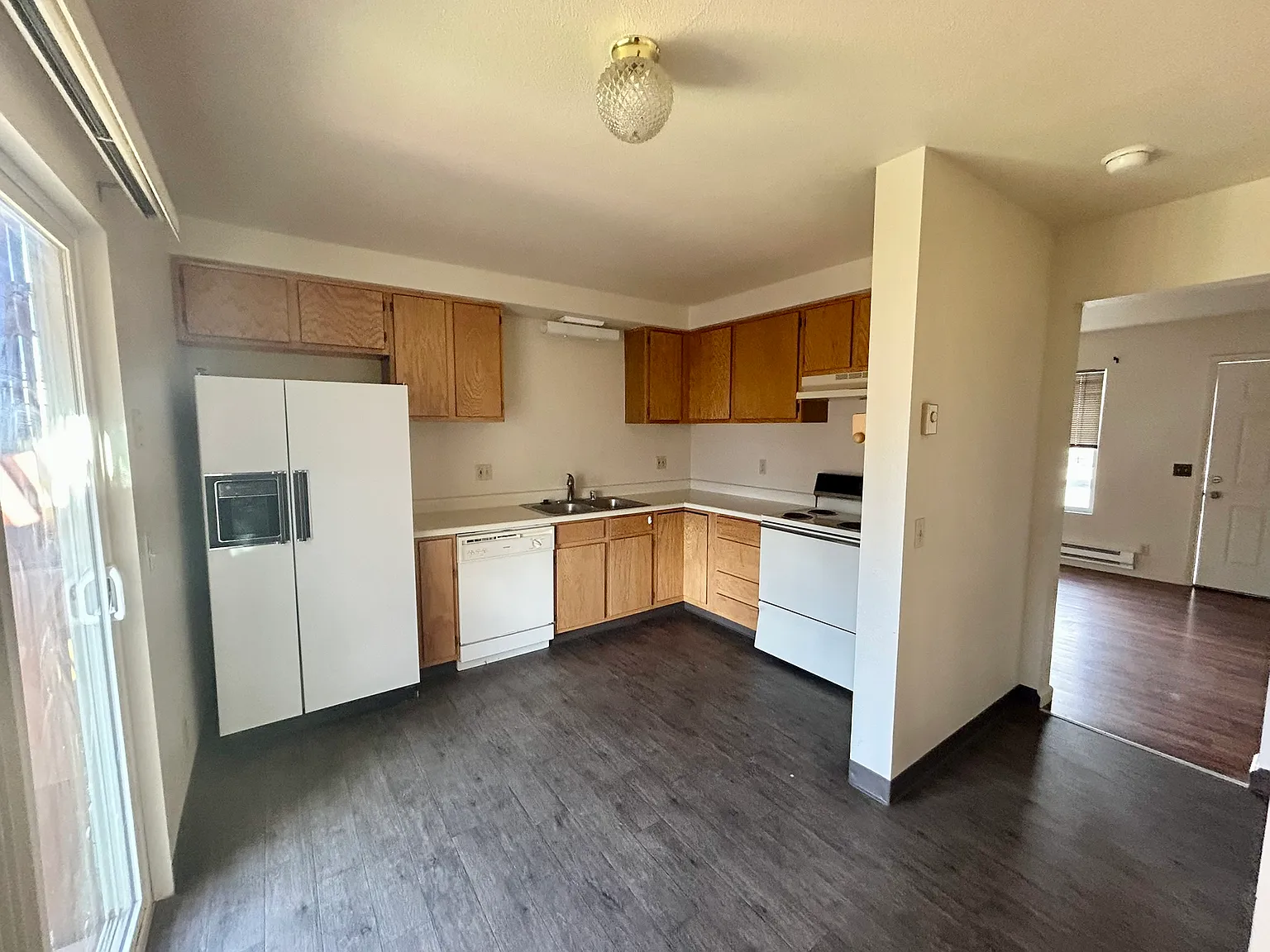 1283 Redwood Cir — Photo 4