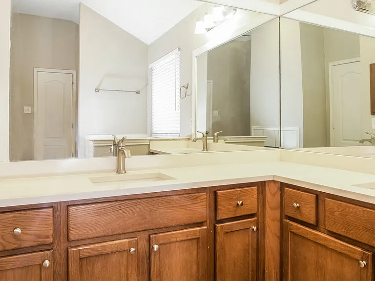 2864 Concho Trl — Photo 12