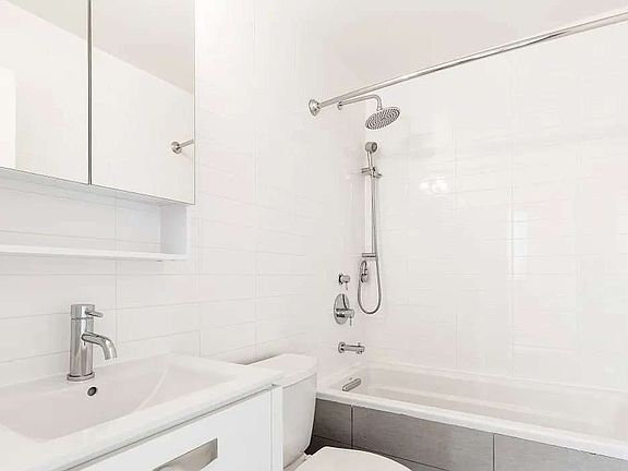 5th image of 250 W 19th St APT 7L