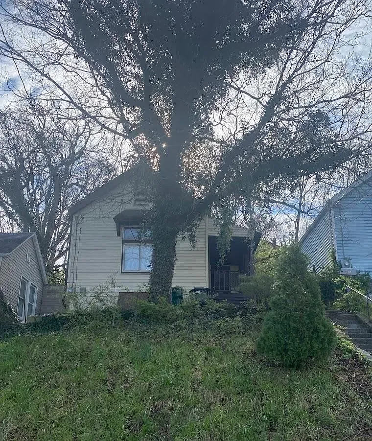 3 bed, 844 sqft, $1,500 — Photo 1