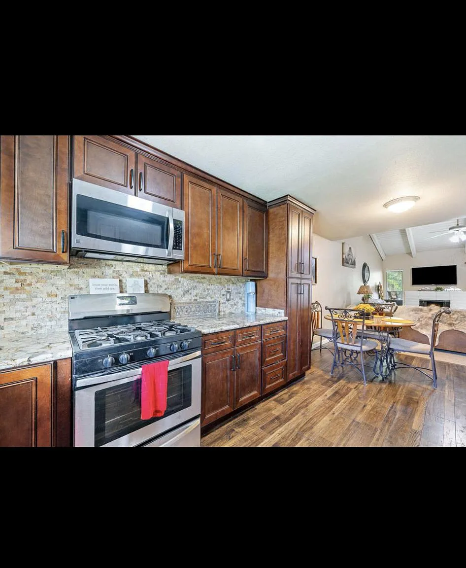 317 W Sierra Ave — Photo 2