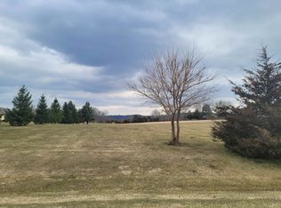 12 Cemetery Ridge Rd, Galena, IL 61036