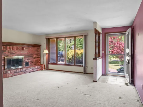 7101 Melody Ln, Fort Wayne, IN 46804