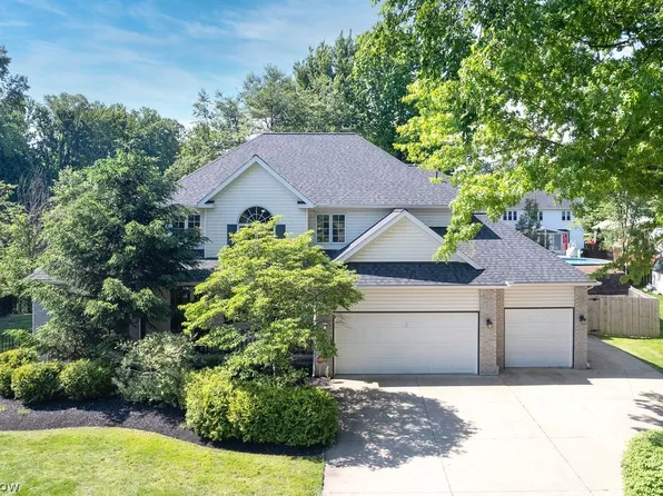 7580 Captains Ct, Mentor, OH 44060