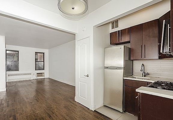 4th image of 1356 1st Ave APT 3G