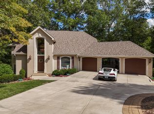 1003 Woodcrest Ct, Valparaiso, IN 46383