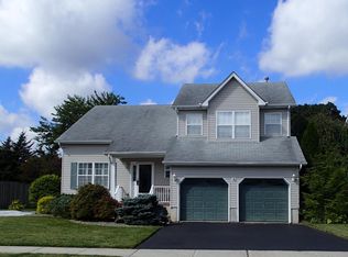 6 Sally St, Howell, NJ 07731