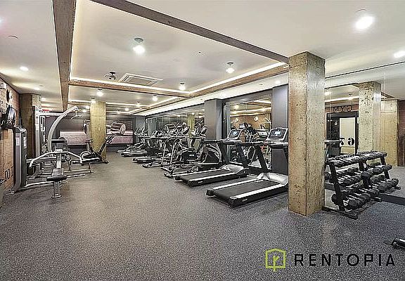 5th image of 340 Evergreen Ave APT 528