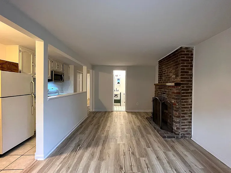 903 1/2 C St NE #B — Photo 7