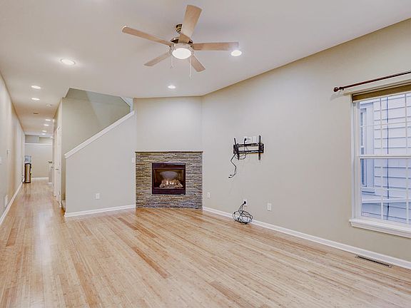 3rd image of 1214 E Russell Ave #1214