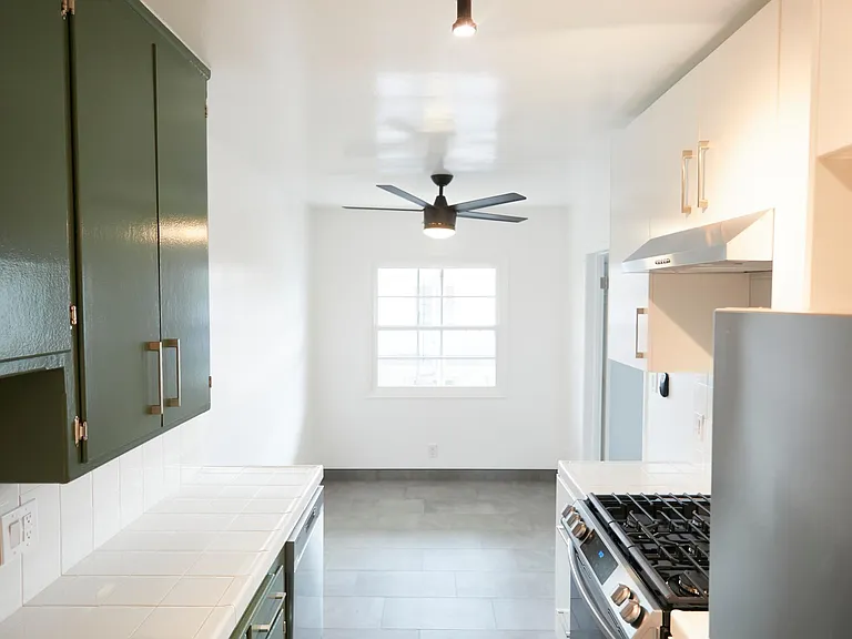 3700 Inglewood Blvd #7 — Photo 9