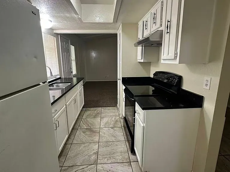 1914 Aspen Ln — Photo 5