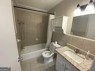 256 E Broad St #B — Photo 8