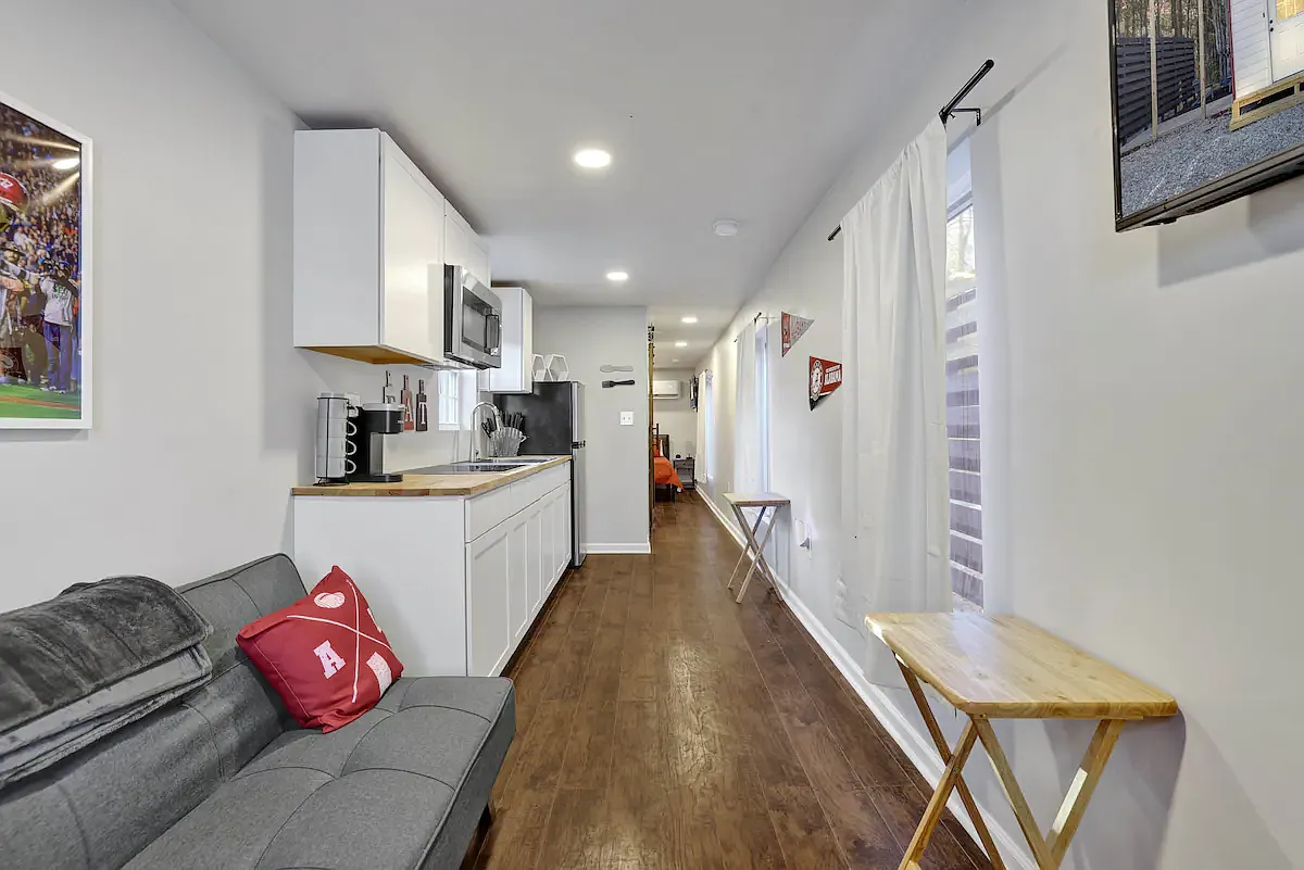 1 bed, 360 sqft, $900 — Photo 2