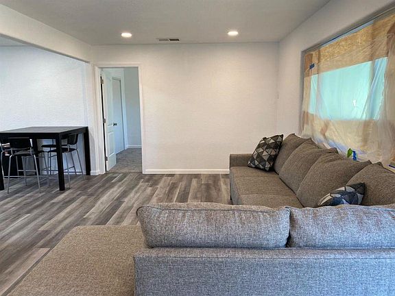 5th image of 626 Alamos Ave