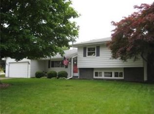 2216 Ribourde Dr, South Bend, IN 46628