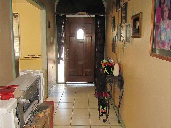 3rd image of 304 Casares Ct