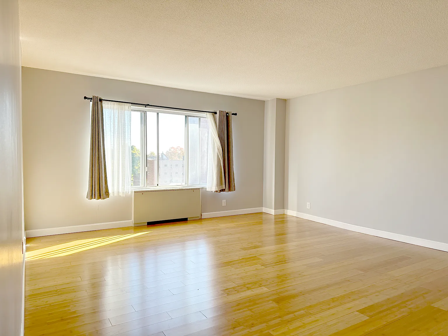 22 Chestnut Pl — Photo 2